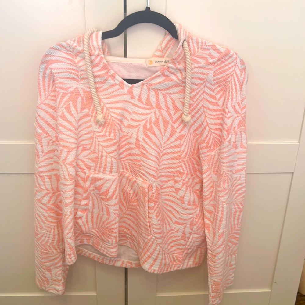 Ocean drive sweatshirt size small💗🫶🏻